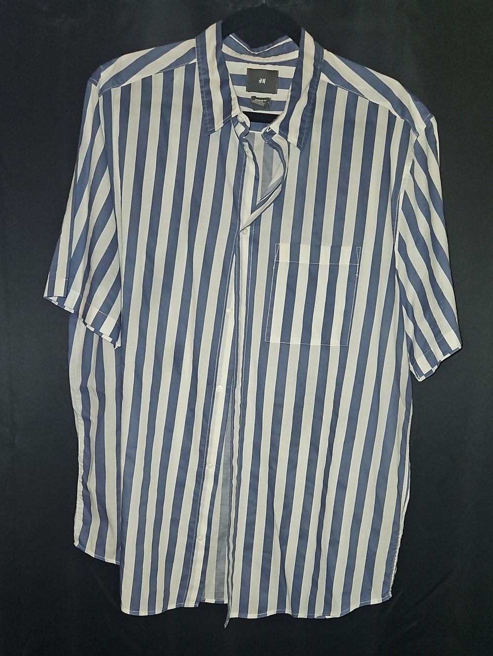 H&M Men’s Navy Blue & White Vertical Stripe Short-Sleeve Shirt XL